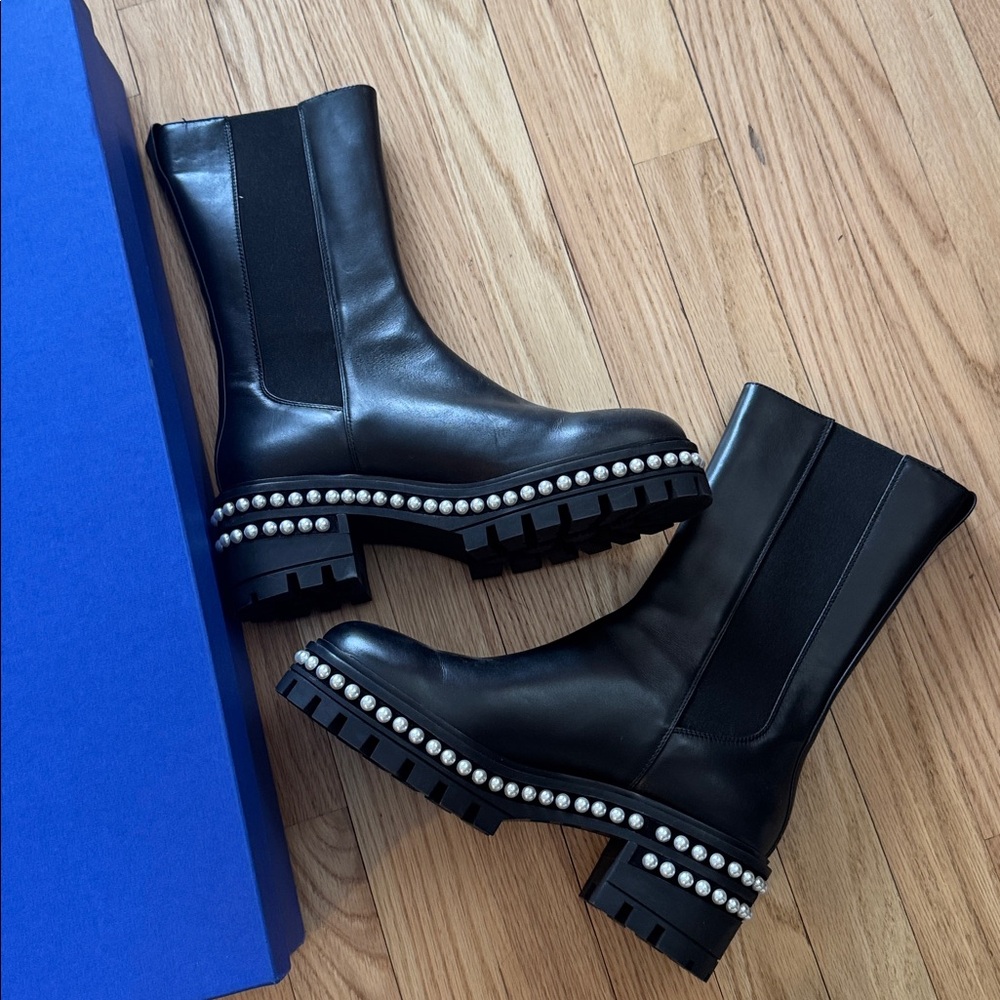 NEW WITH BOX Stuart Weitzman “Soho” Pearl Chelsea Boots, 9.5 - Picture 3 of 7